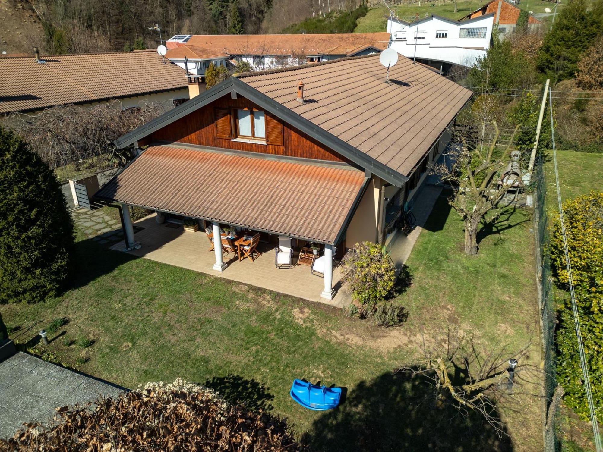 アルメーノ Casa Antonia Tra Laghi & Montiヴィラ エクステリア 写真