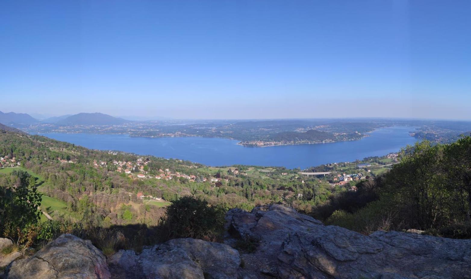 アルメーノ Casa Antonia Tra Laghi & Montiヴィラ エクステリア 写真